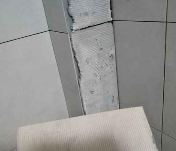 邛崃瓷砖空鼓维修公司分享下厨房瓷砖脱落的补救措施。